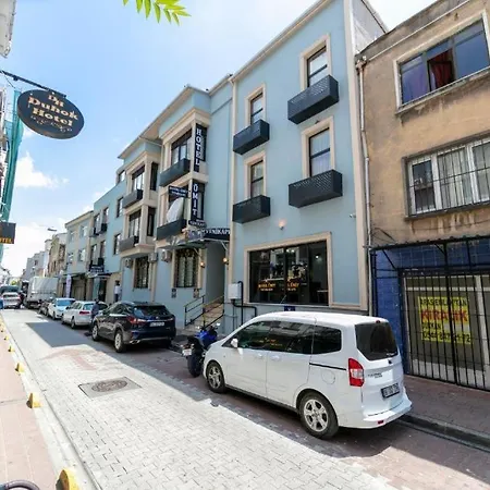 Uemit Yenikapi Istanbul